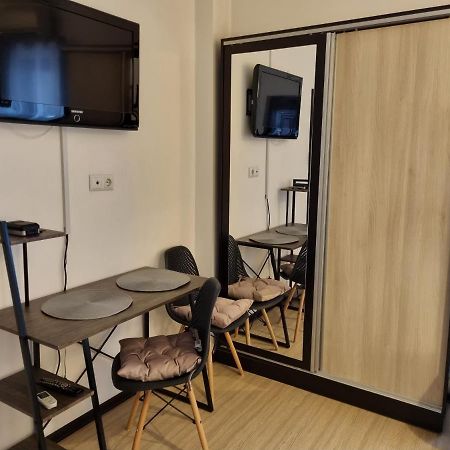 Central & Comfy, Peaceful Apt In 이아시 외부 사진
