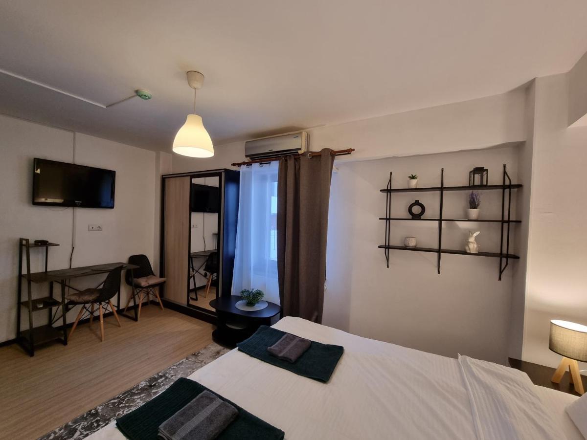 Central & Comfy, Peaceful Apt In 이아시 외부 사진